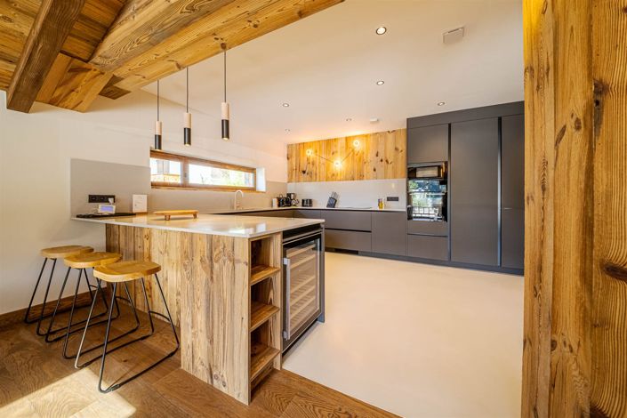 Image No.38-6 Bed House for sale