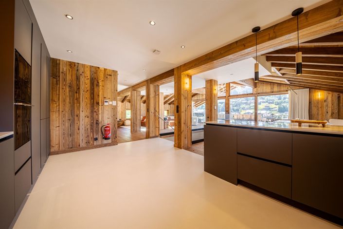 Image No.43-6 Bed House for sale