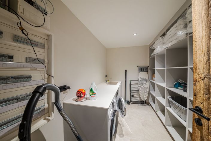 Image No.55-6 Bed House for sale
