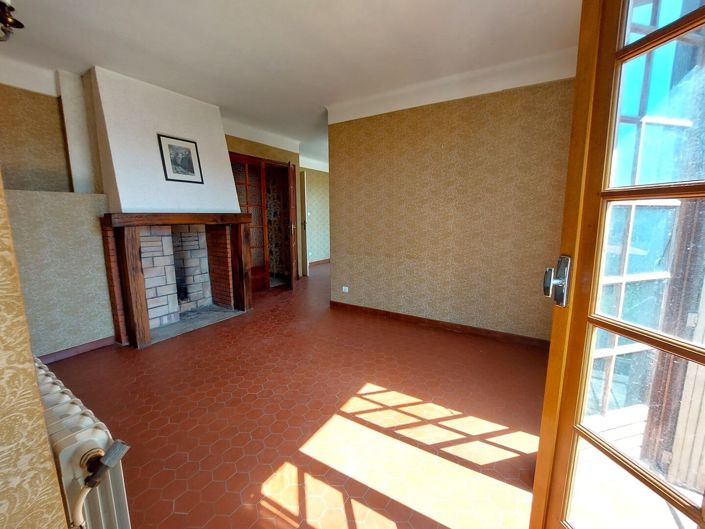 Image No.11-5 Bed House for sale