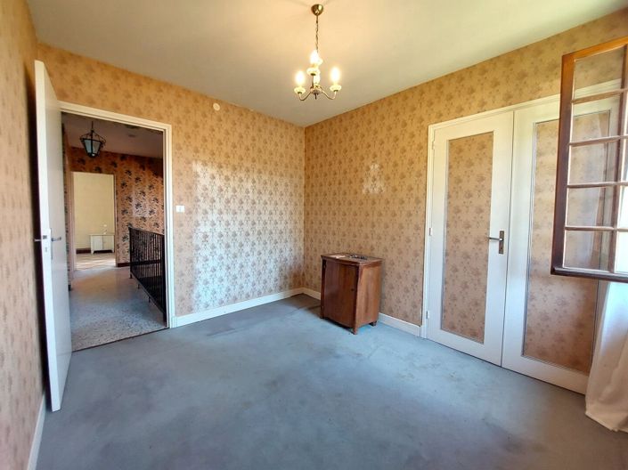 Image No.17-5 Bed House for sale