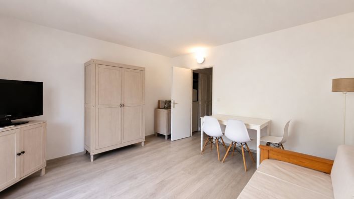 Image No.6-Apartment for sale