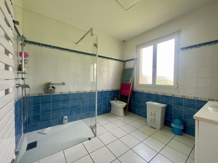 Image No.10-4 Bed House for sale