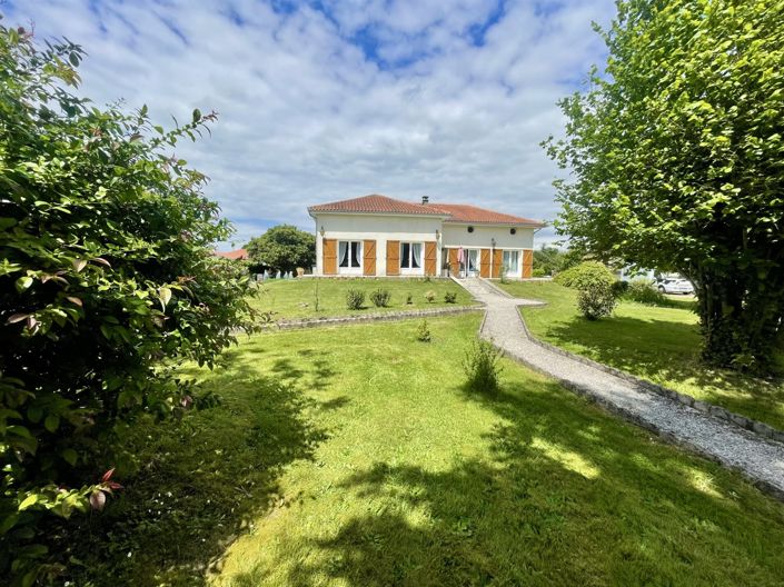 Image No.2-4 Bed House for sale