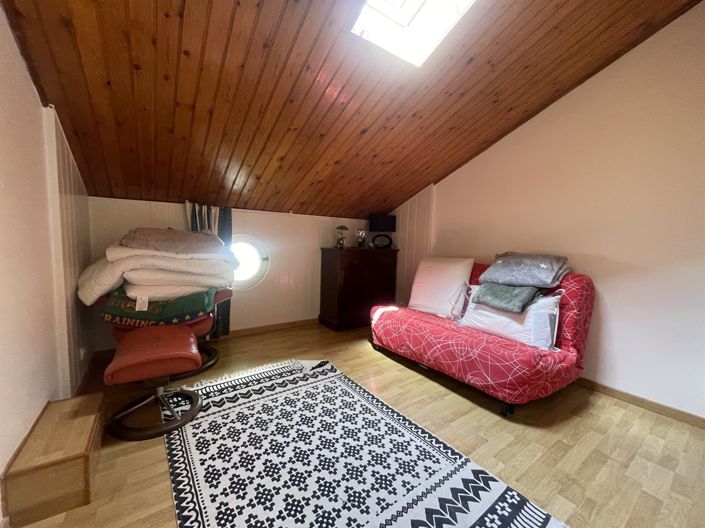Image No.8-4 Bed House for sale