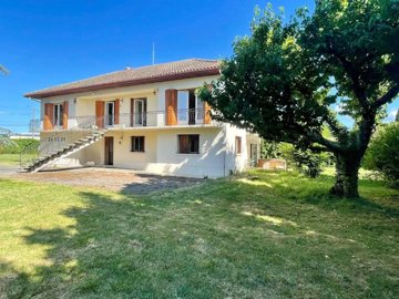 1 - Vic-en-Bigorre, House