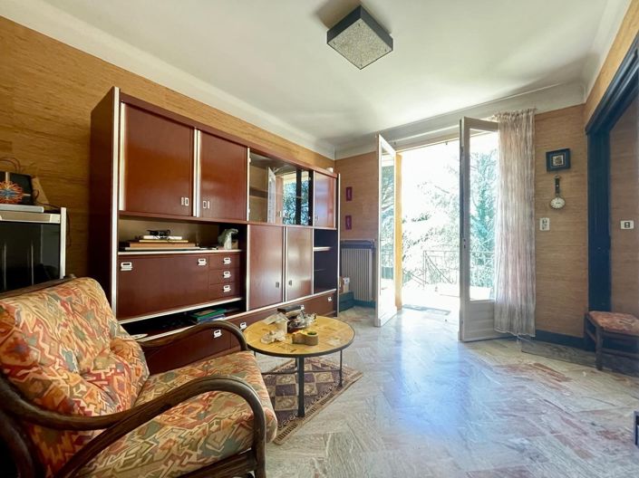 Image No.10-5 Bed House for sale