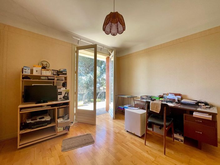 Image No.4-5 Bed House for sale
