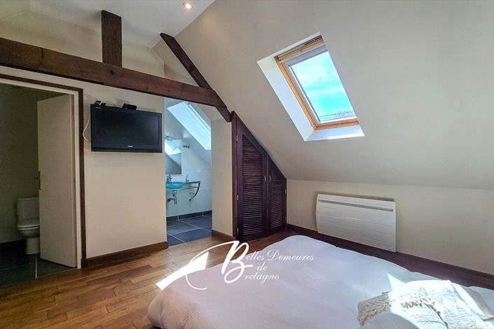 Image No.17-6 Bed House for sale