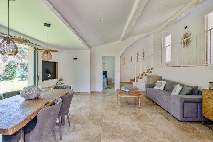 Image No.6-4 Bed House for sale