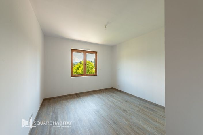 Image No.3-Appartement de 2 chambres à vendre à Le Poët-Laval
