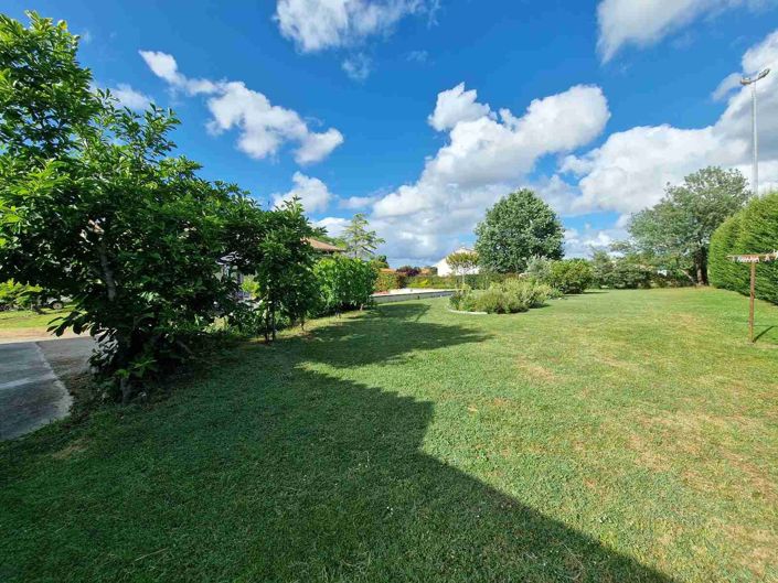 Image No.8-3 Bed House for sale