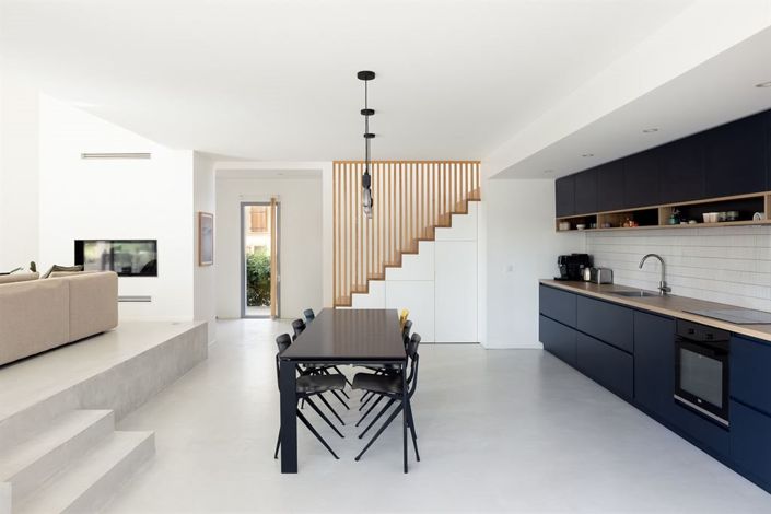 Image No.3-4 Bed House for sale
