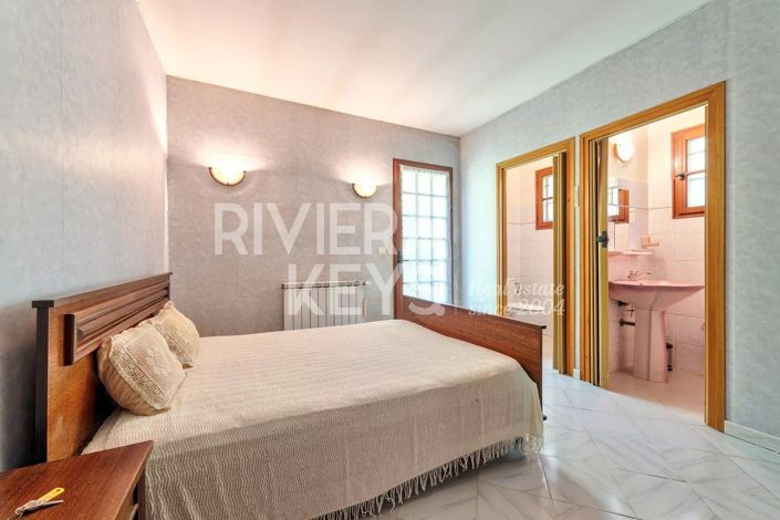 Image No.7-3 Bed House for sale