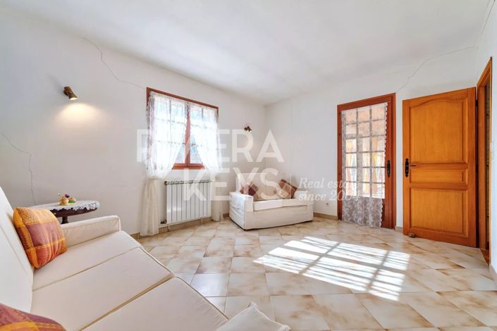 Image No.9-3 Bed House for sale