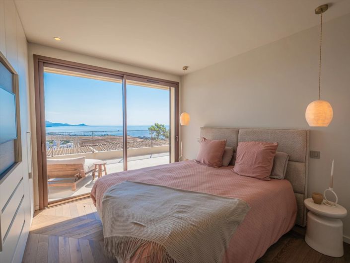 Image No.15-5 Bed House for sale