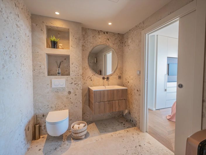 Image No.16-5 Bed House for sale