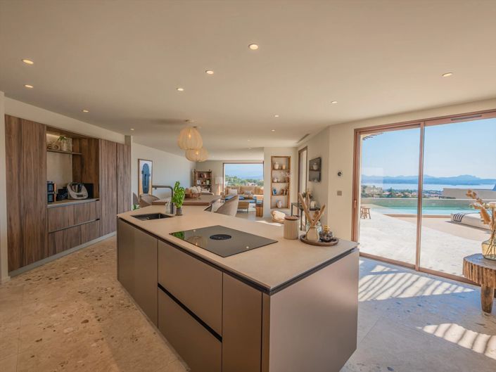 Image No.5-5 Bed House for sale