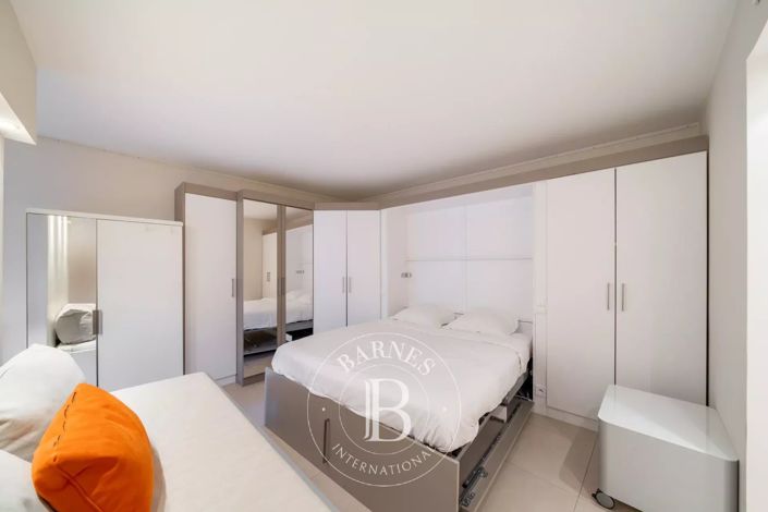 Image No.10-2 Bed Apartment for sale