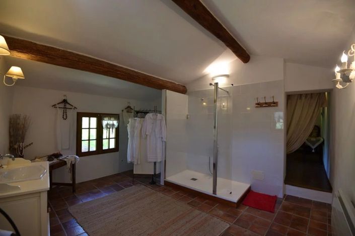 Image No.7-5 Bed House for sale