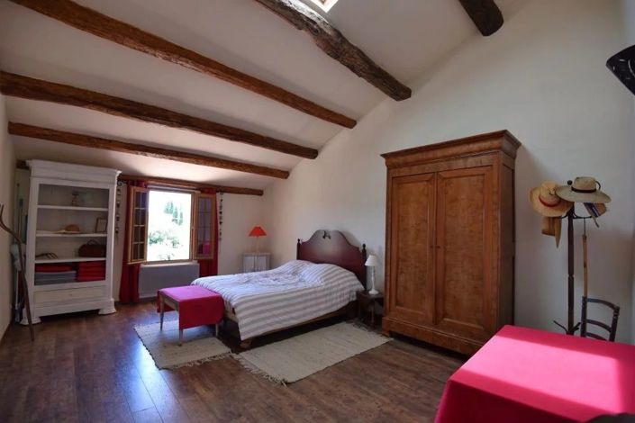 Image No.9-5 Bed House for sale