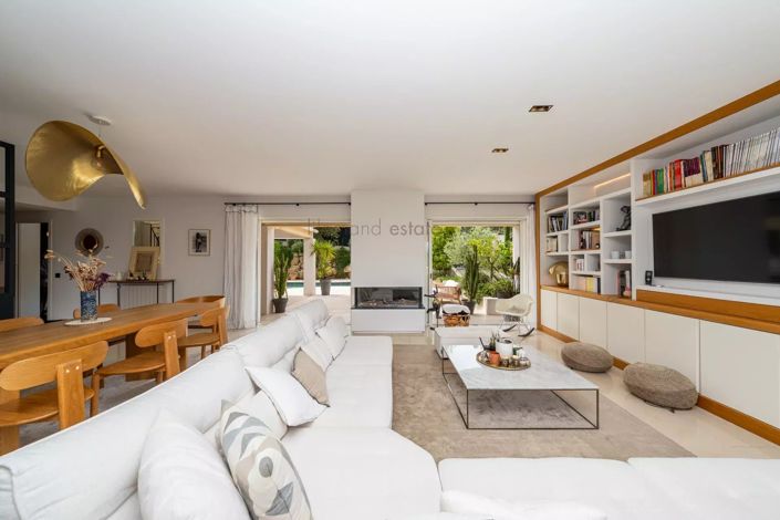 Image No.18-4 Bed House for sale