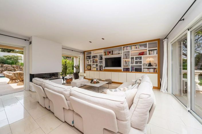 Image No.4-4 Bed House for sale