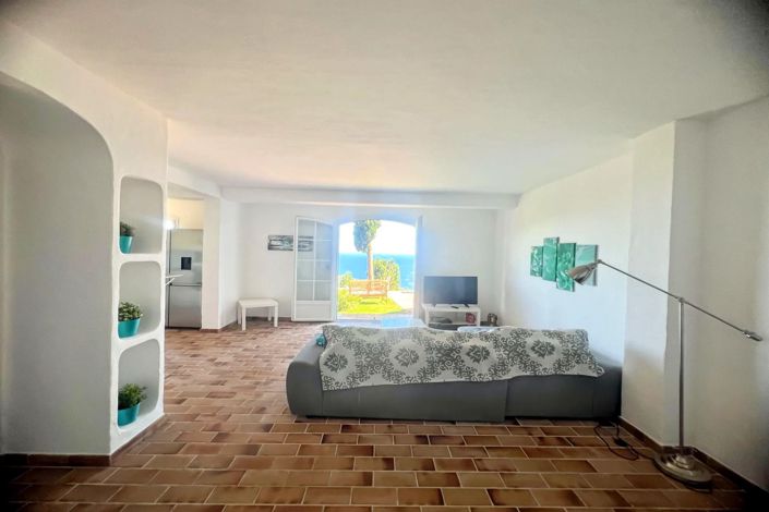 Image No.10-4 Bed House for sale