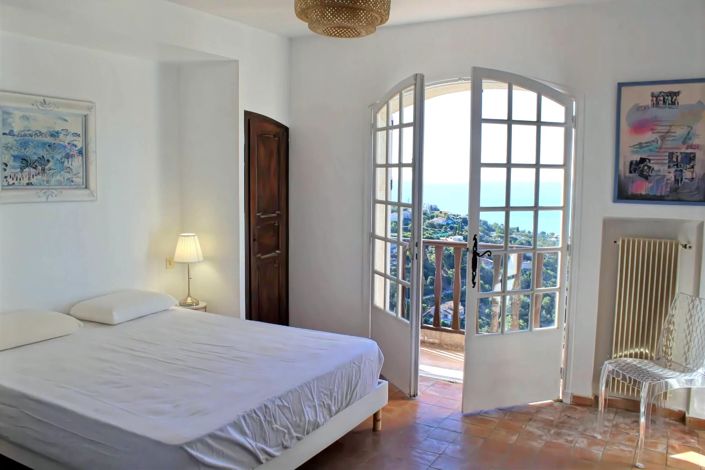 Image No.8-4 Bed House for sale