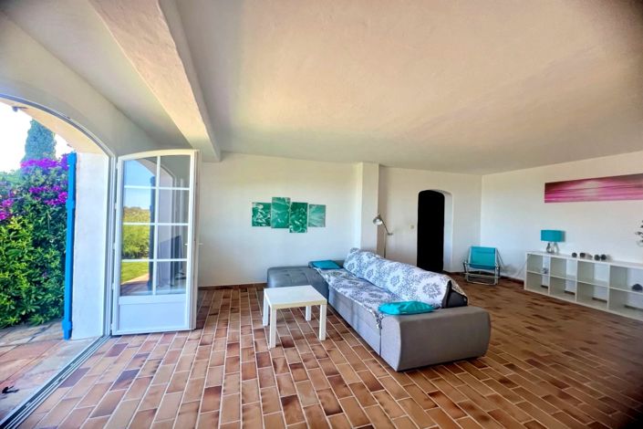 Image No.9-4 Bed House for sale