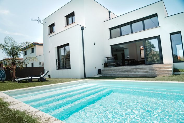 Image No.15-4 Bed House for sale