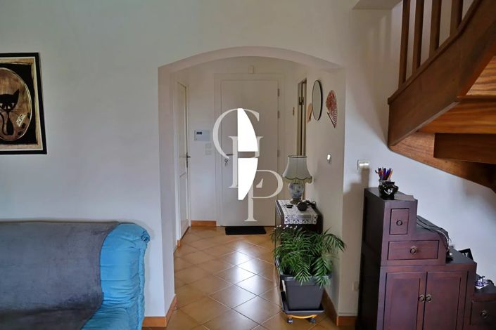 Image No.10-2 Bed House for sale