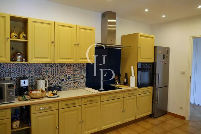 Image No.5-2 Bed House for sale