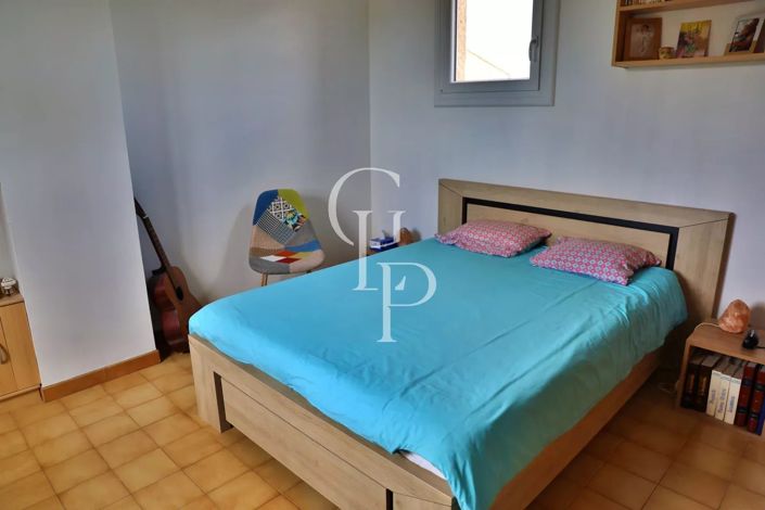 Image No.7-2 Bed House for sale