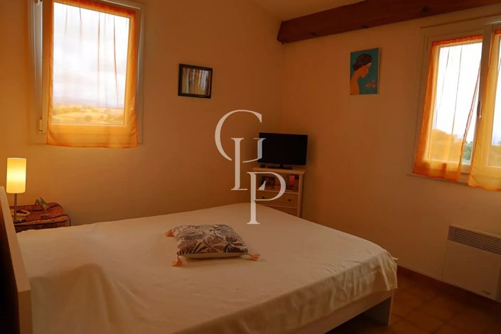 Image No.8-2 Bed House for sale