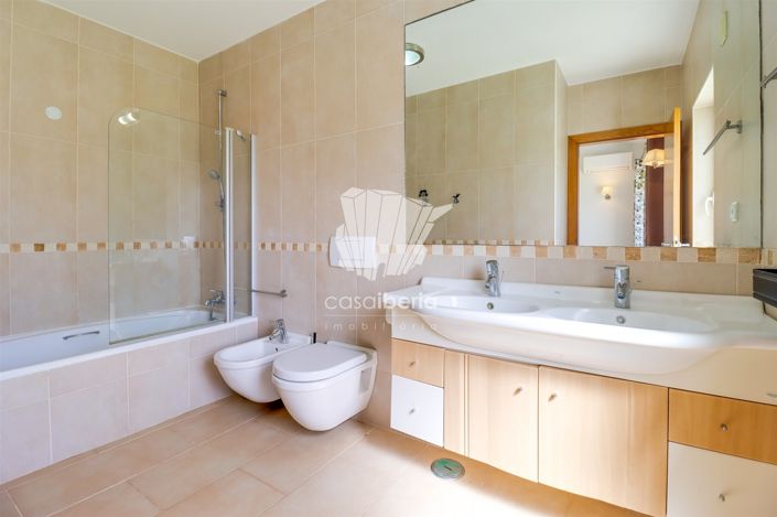Image No.25-3 Bed House for sale