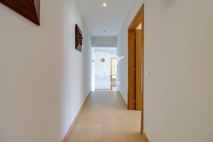 Image No.30-3 Bed House for sale