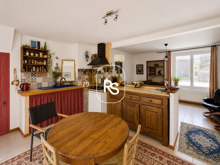Image No.5-2 Bed House for sale