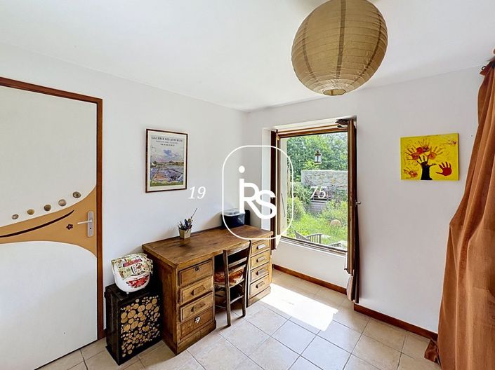 Image No.8-2 Bed House for sale