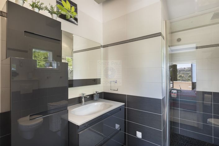 Image No.11-3 Bed House for sale