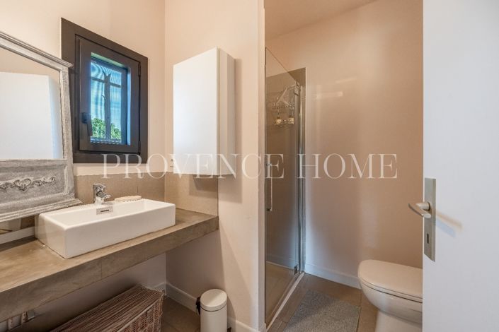 Image No.16-4 Bed House for sale