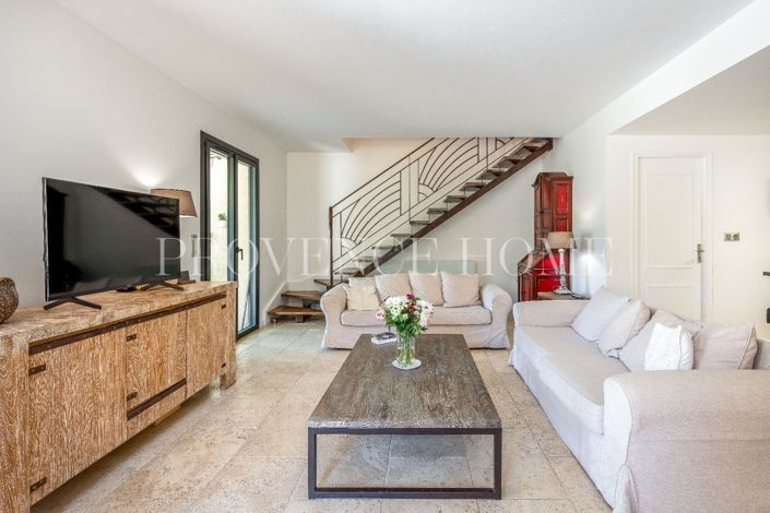 Image No.6-4 Bed House for sale