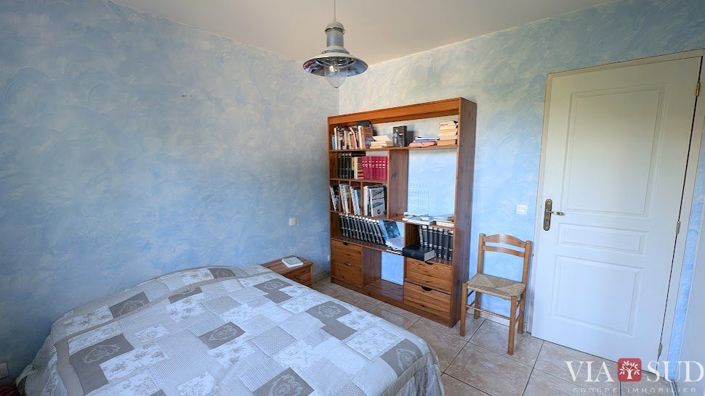 Image No.10-3 Bed House for sale