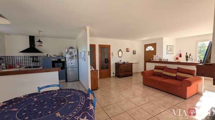 Image No.6-3 Bed House for sale