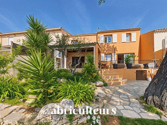 Image No.2-3 Bed House for sale