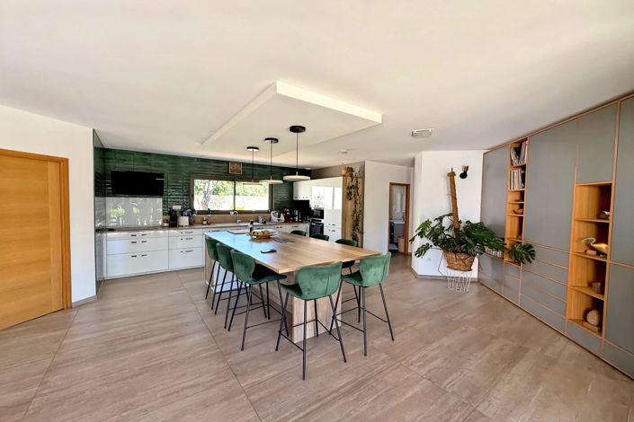 Image No.3-3 Bed House for sale