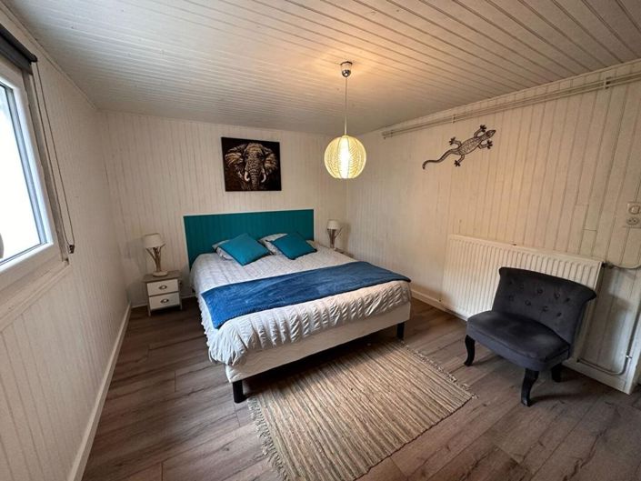 Image No.18-7 Bed House for sale