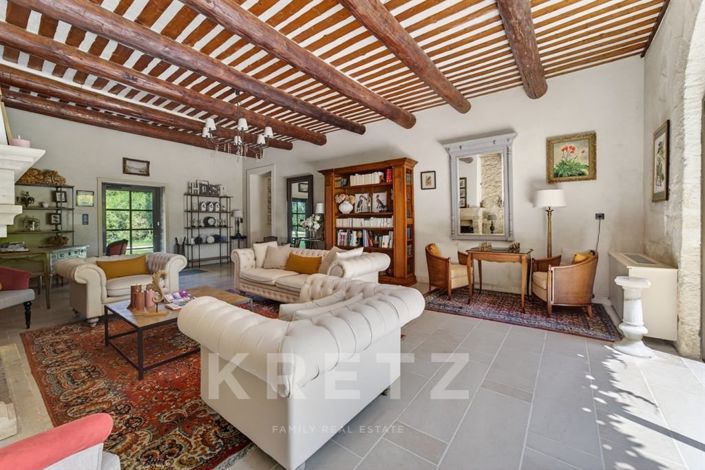 Image No.8-8 Bed House for sale