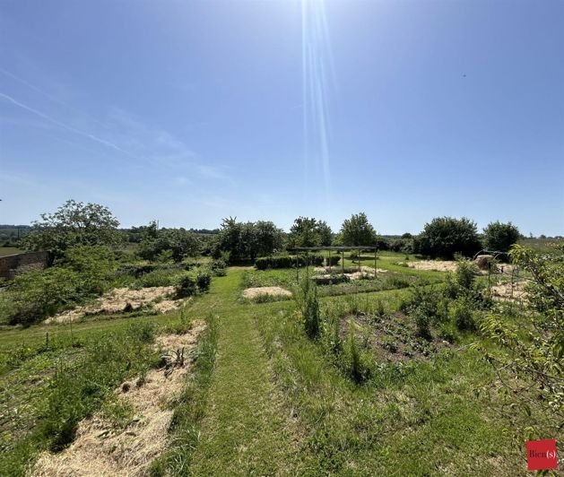 Image No.14-5 Bed Property for sale