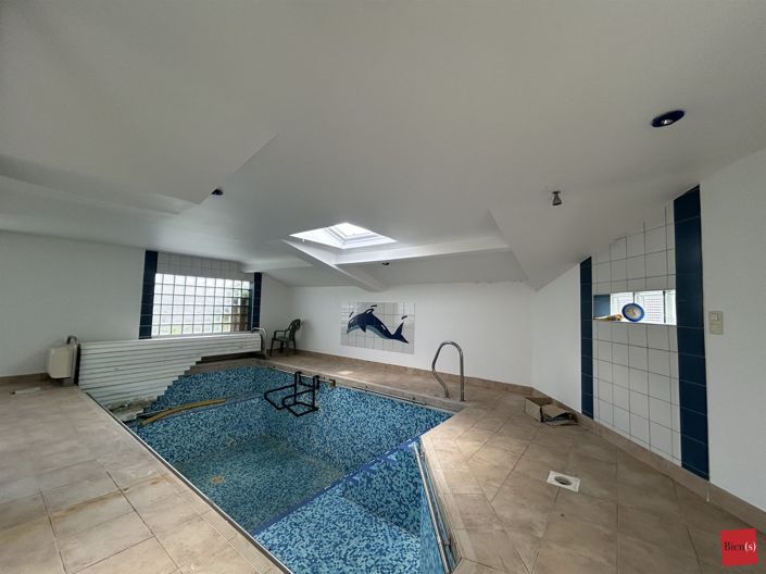 Image No.6-6 Bed House for sale